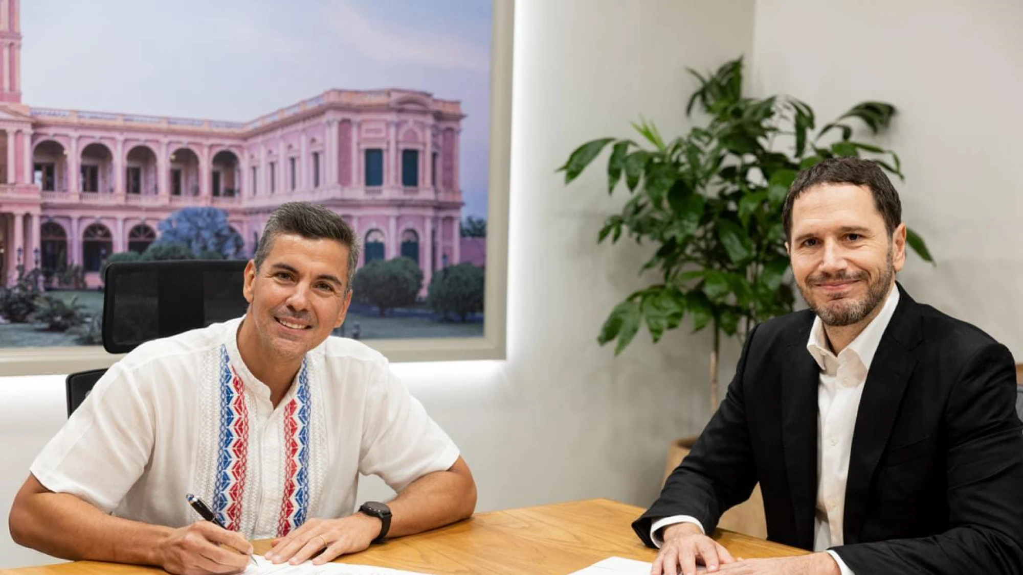 Peña decreta asueto para funcionarios públicos para este Miércoles Santo Peña decreta asueto para funcionarios públicos para este Miércoles Santo