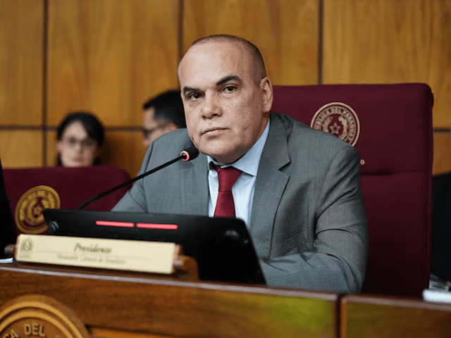 Ningún otro presidente del Congreso cobró sobresueldo como “Bachi” Núñez