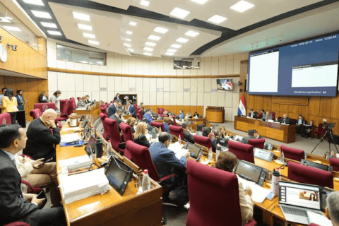 Senadores deciden tener libre el «Miércoles Santo»