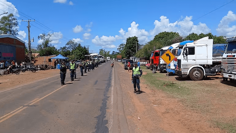 Liberarán a los 11 cañicultores detenidos y continúa la movilización en Troche