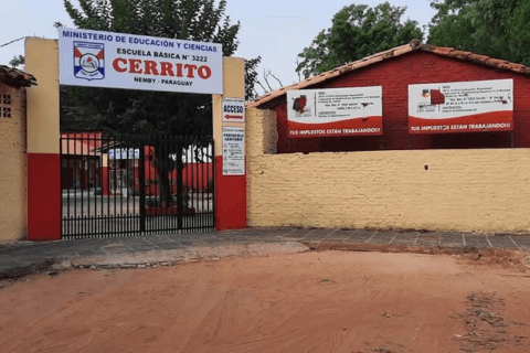 Denuncian que alumna se orinó en clase porque no tenía G. 2.000 para pagar el baño en la escuela 