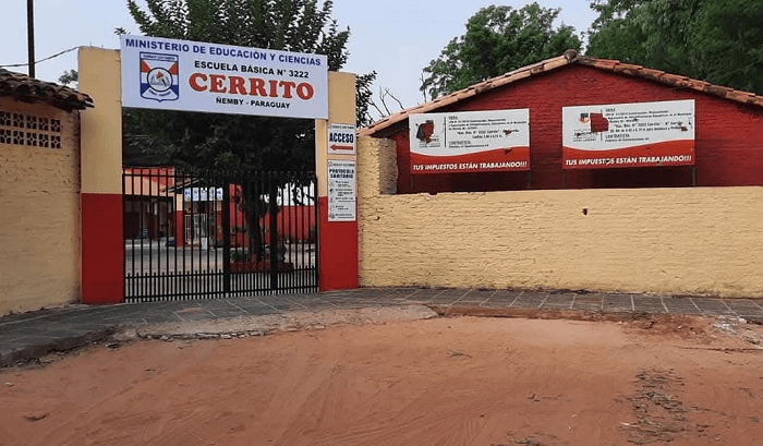 Denuncian que alumna se orinó en clase porque no tenía G. 2.000 para pagar el baño en la escuela 