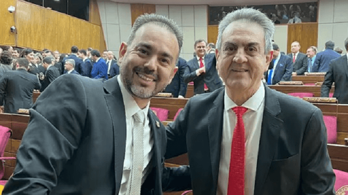 Yamil Esgaib y su hijo obtienen título en tiempo récord