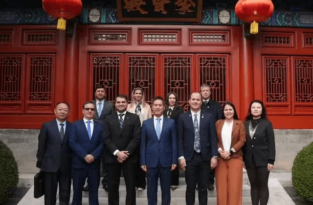 Confirman que algunos diputados perdieron la visa