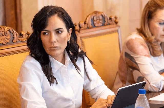 Peña a ministra de Obras: “La ciudadanía quiere ver cambios tangibles, no leyes aprobadas”