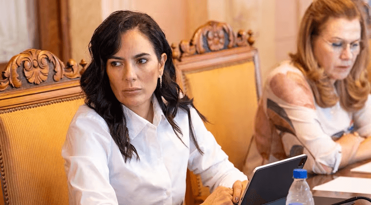 Peña a ministra de Obras: “La ciudadanía quiere ver cambios tangibles, no leyes aprobadas”