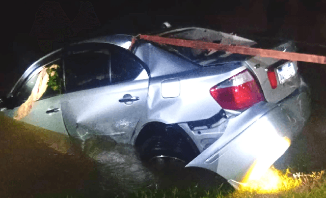 Joven policía se salva de milagro tras caer con su vehículo al río Tebicuary