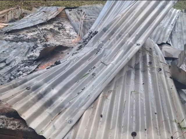 Ataque armado en Yasy Cañy: Queman vivienda con bomba molotov