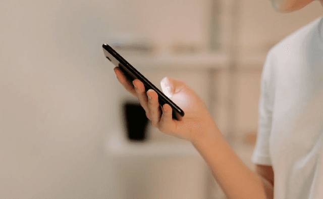 Niña recurre al traductor de Google para denunciar violencia contra su madre