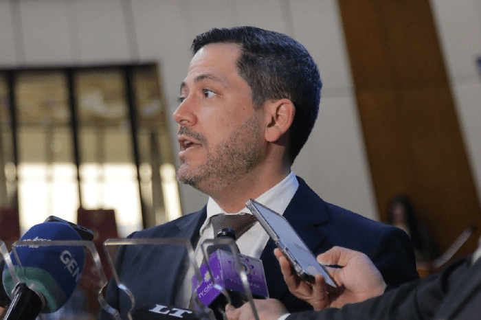 Raúl Latorre: “Alliana tiene todos los méritos” y el equipo cuenta con perfiles destacados Raúl Latorre: “Alliana tiene todos los méritos” y el equipo cuenta con perfiles destacados