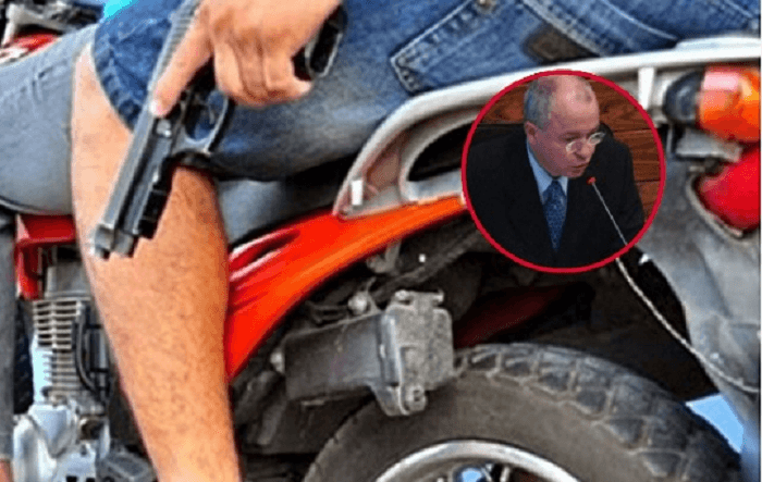 Motochorros asaltan a exsenador y le roban su reloj Rolex a punta de pistola Motochorros asaltan a exsenador y le roban su reloj Rolex a punta de pistola