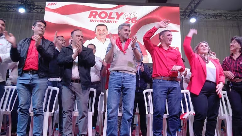 Marito afirma que Santiago Peña debe hacerle una estatua: “Gracias a mí se hizo multimillonario”