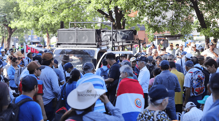 Imputan a dirigente que engañó y movilizó a los adultos mayores