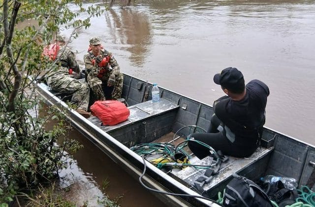 Dos pescadores desaparecieron tras vuelco de deslizadora en el río Aguaray