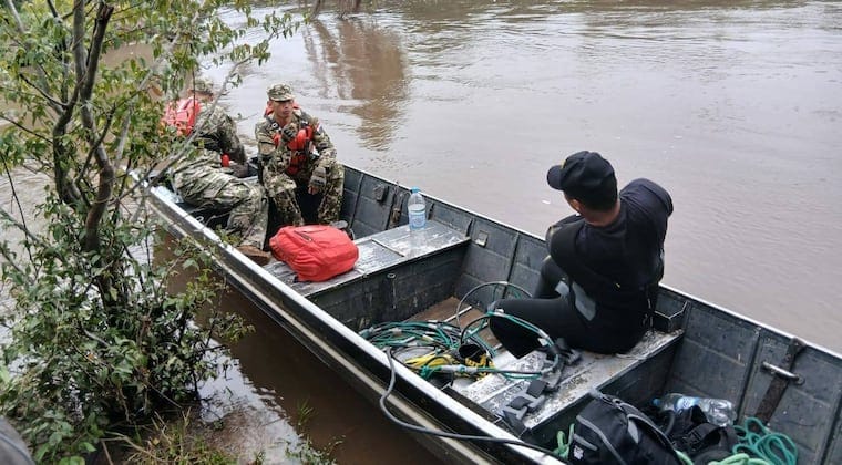 Dos pescadores desaparecieron tras vuelco de deslizadora en el río Aguaray