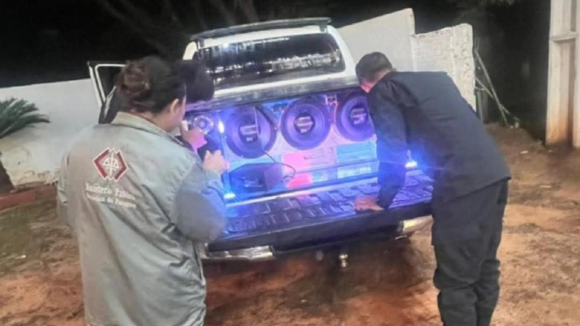 Persecución policial en Yrybucuá deja dos aprehendidos y una camioneta incautada