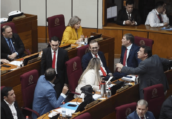 Oposición presenta libelo acusatorio contra Erico Galeano