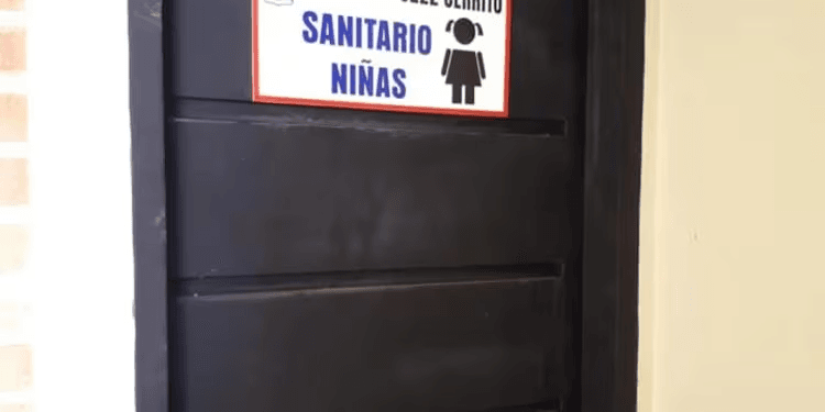 Hallan un feto en el baño de un colegio de la ciudad de Limpio Hallan un feto en el baño de un colegio de la ciudad de Limpio