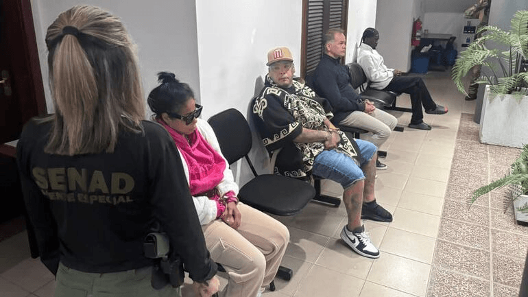 Prisión preventiva para estadounidenses por supuesto tráfico de marihuana prémium