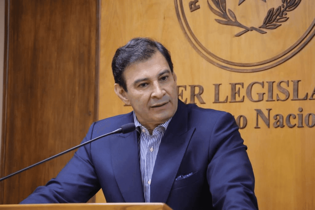 Beto Ovelar reafirma que nunca apoyó la expulsión de Kattya González