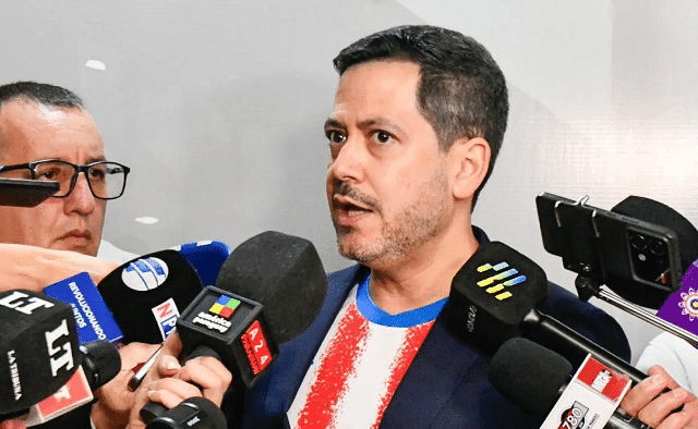 Latorre afirma que desafuero de diputado Mauricio Espínola depende de 53 votos Latorre afirma que desafuero de diputado Mauricio Espínola depende de 53 votos