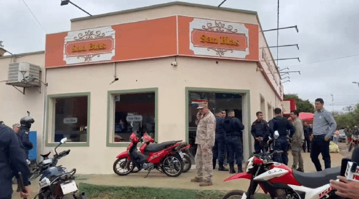 Hombre que tomó de rehén a una cajera fue abatido en Concepción Hombre que tomó de rehén a una cajera fue abatido en Concepción