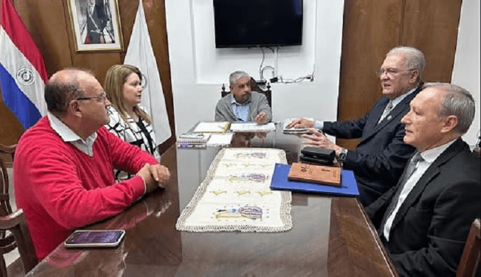 Reunión entre Rolón e Isaías Fretes habría girado en torno a deuda millonaria