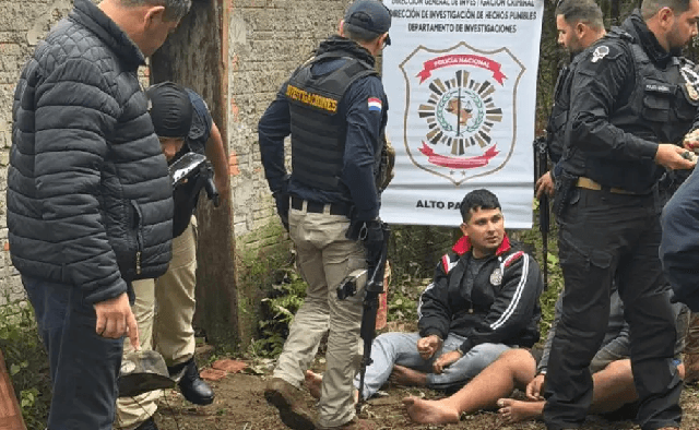 Caen 2 miembros del PCC por megaasalto en Santa Rita: Armas, clavos miguelito, chalecos y más Caen 2 miembros del PCC por megaasalto en Santa Rita: Armas, clavos miguelito, chalecos y más
