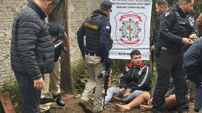 Caen 2 miembros del PCC por megaasalto en Santa Rita: Armas, clavos miguelito, chalecos y más Caen 2 miembros del PCC por megaasalto en Santa Rita: Armas, clavos miguelito, chalecos y más