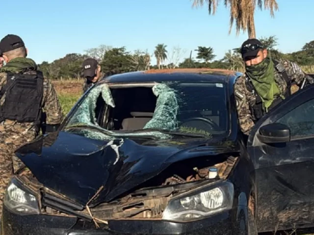 Hallan vehículo oculto en un matorral y complica a un policía por fatal atropellamiento