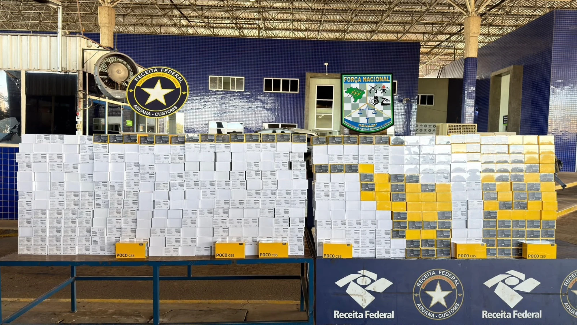 Detienen a estudiante de Medicina con 460 celulares en el Puente de la Amistad Detienen a estudiante de Medicina con 460 celulares en el Puente de la Amistad