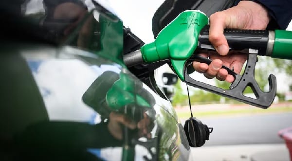 Cae el precio del petróleo, pero en Paraguay se sentirá recién de aquí a unos meses Cae el precio del petróleo, pero en Paraguay se sentirá recién de aquí a unos meses