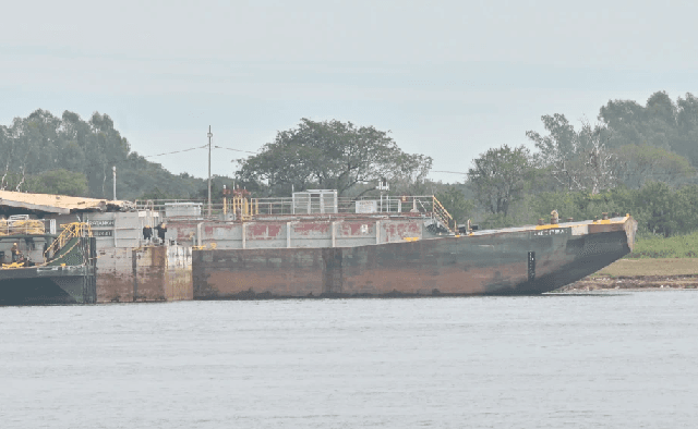 Prefectura Naval asegura que está en regla la barcaza donde ocurrió la explosión que dejó cinco muertes Prefectura Naval asegura que está en regla la barcaza donde ocurrió la explosión que dejó cinco muertes