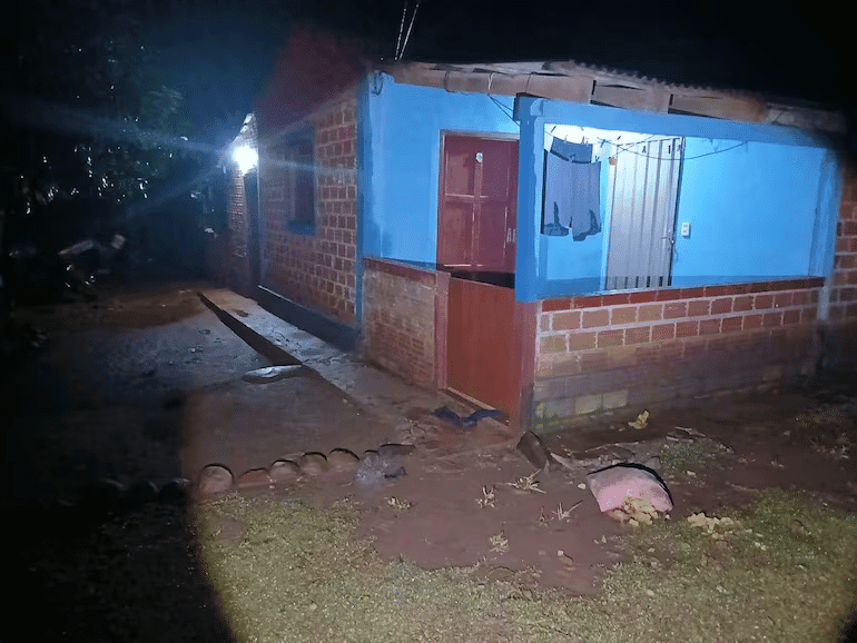 Hombre muere tras intentar proteger a su vecina de un caso de violencia familiar Hombre muere tras intentar proteger a su vecina de un caso de violencia familiar