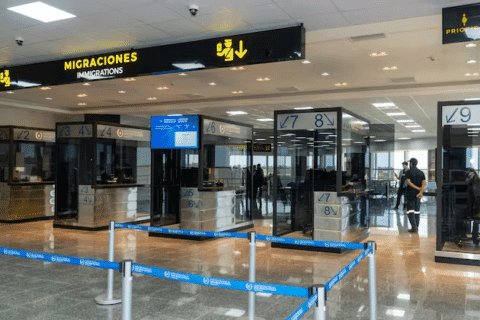 Detienen en el aeropuerto a la abuela de la niña retenida por el padre