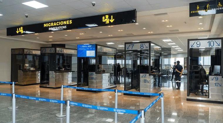 Detienen en el aeropuerto a la abuela de la niña retenida por el padre Detienen en el aeropuerto a la abuela de la niña retenida por el padre
