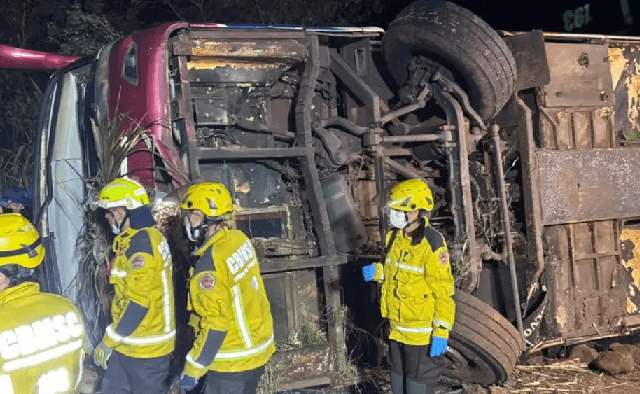 Imputan a choferes del bus donde murieron cuatro personas en Brasil Imputan a choferes del bus donde murieron cuatro personas en Brasil