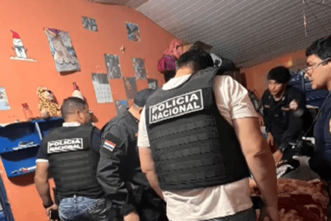 Balean vivienda de la madre de la intendenta de General Resquín y buscan a los responsables