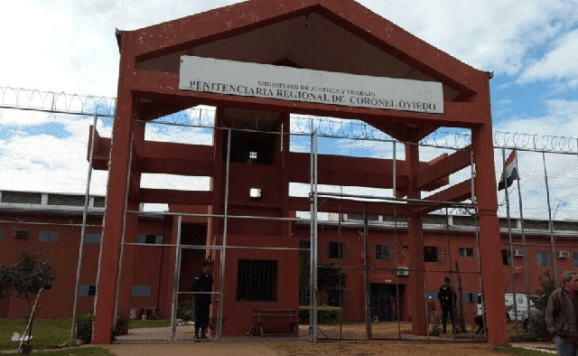 Mujer denuncia amenaza de un recluso de la cárcel de Coronel Oviedo Mujer denuncia amenaza de un recluso de la cárcel de Coronel Oviedo