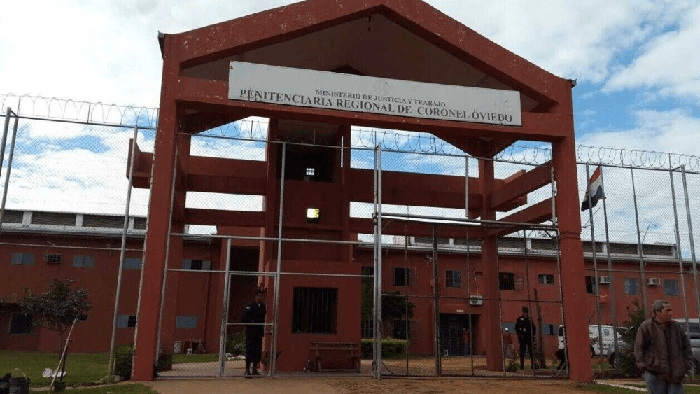 Mujer denuncia amenaza de un recluso de la cárcel de Coronel Oviedo Mujer denuncia amenaza de un recluso de la cárcel de Coronel Oviedo