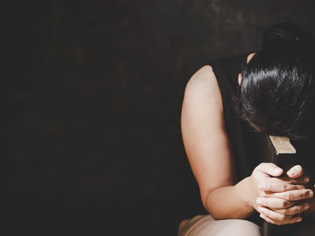 Mujer revela abuso, amenazas y hostigamientos tras intentar matar a su ex pareja en el juzgado Mujer revela abuso, amenazas y hostigamientos tras intentar matar a su ex pareja en el juzgado