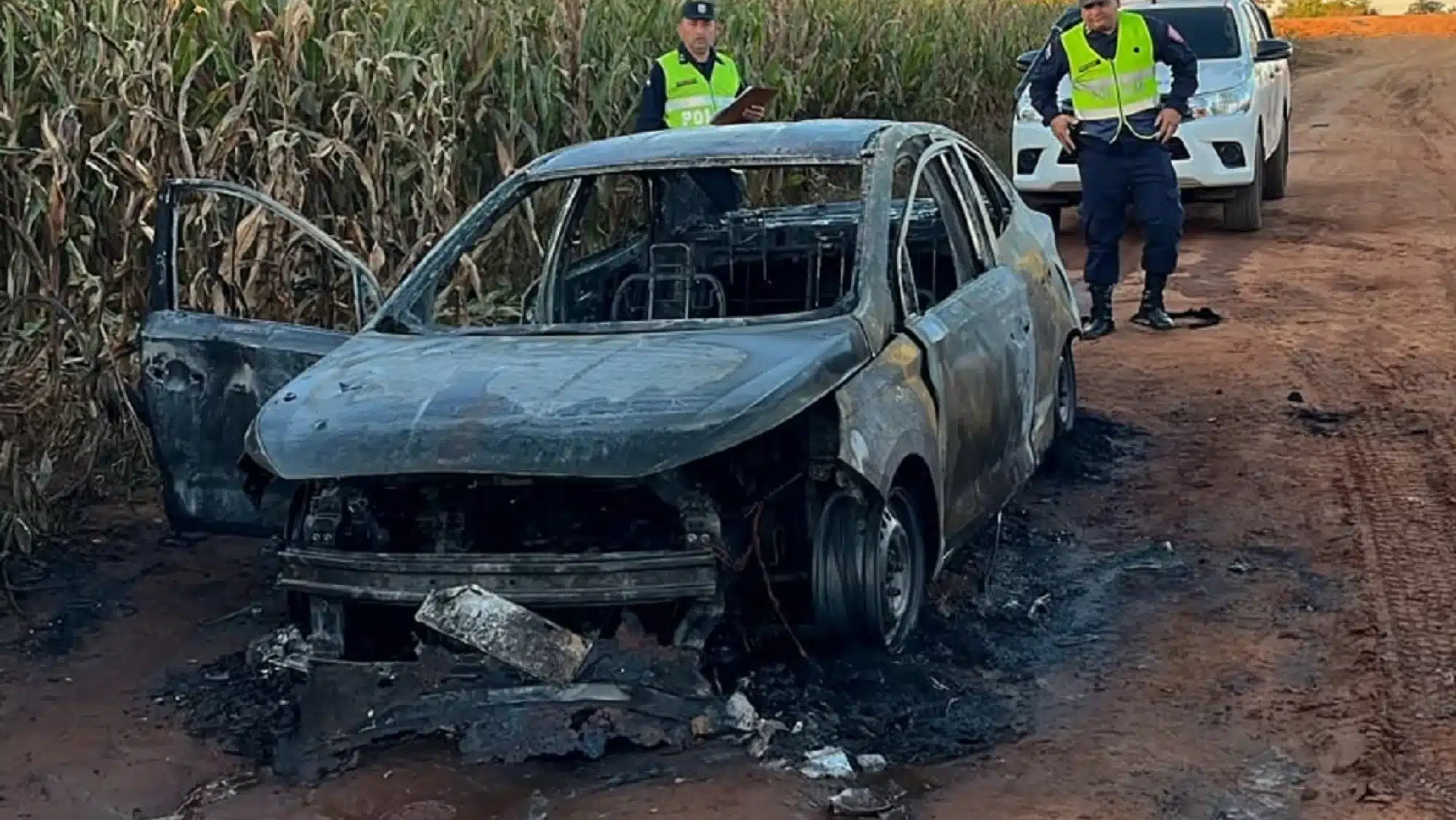 Acribillan al hijo del abatido narco “Valdirzão” en Brasil y un auto es hallado incinerado en Amambay