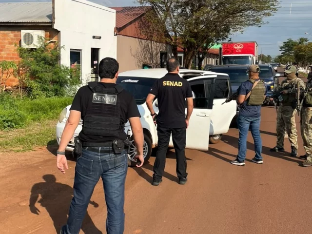 Fusiles incautados a policía, con destino a la Rocinha, eran algunos de la Guardia Civil Española Fusiles incautados a policía, con destino a la Rocinha, eran algunos de la Guardia Civil Española