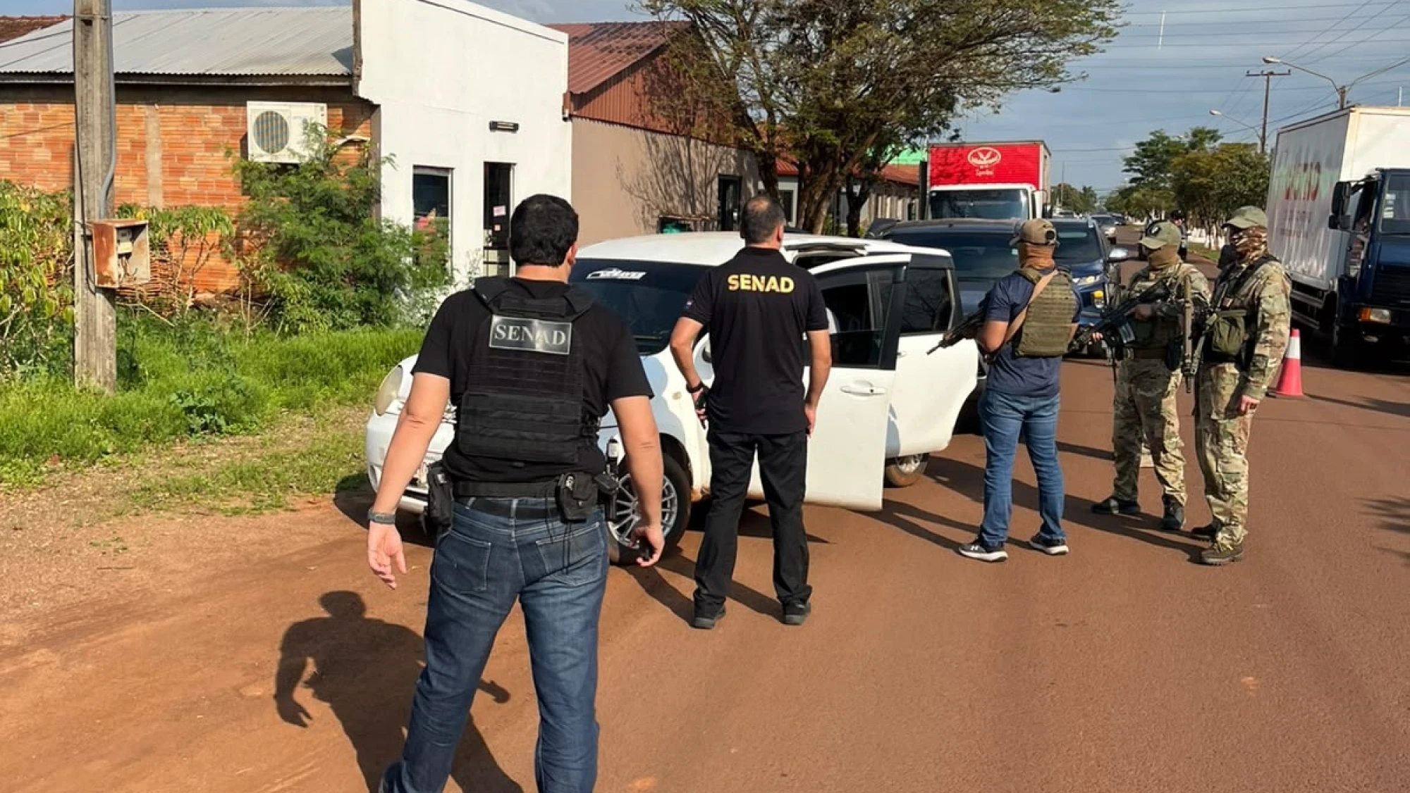 Fusiles incautados a policía, con destino a la Rocinha, eran algunos de la Guardia Civil Española Fusiles incautados a policía, con destino a la Rocinha, eran algunos de la Guardia Civil Española