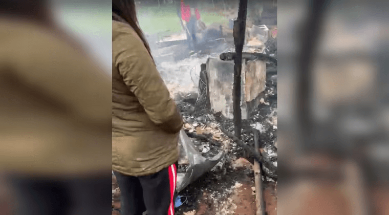 Nuevo intento de feminicidio: la amenazó con destornillador y luego incendió su casa