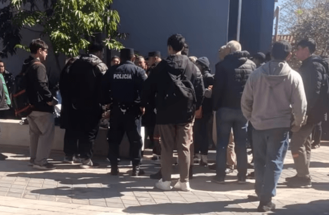 Adolescente es herida con vidrio roto durante pelea entre estudiantes en San Lorenzo Adolescente es herida con vidrio roto durante pelea entre estudiantes en San Lorenzo