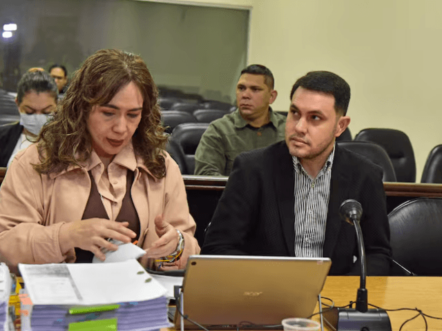 Título de Hernán Rivas se registró por orden de Petta, revela exjefa del MEC