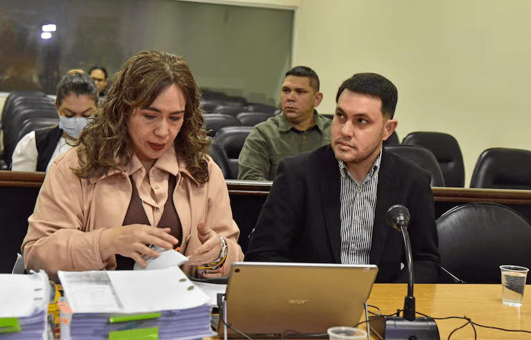 Título de Hernán Rivas se registró por orden de Petta, revela exjefa del MEC