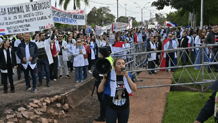 Ante presión, Gobierno prevé reunión hoy para destrabar Huelga Nacional de Médicosv