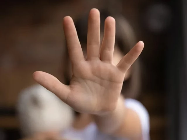 Padres son detenidos por presunto abuso sexual a su hija en Santa Rosa del Aguaray Padres son detenidos por presunto abuso sexual a su hija en Santa Rosa del Aguaray